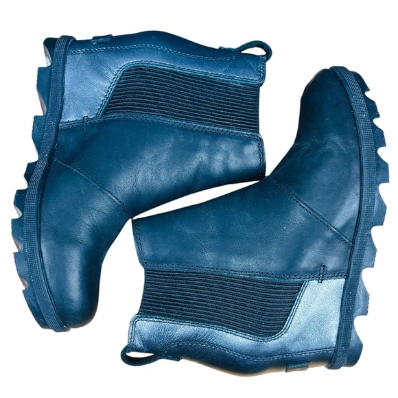 EUC Sorel Joan of Arctic Women’s 6.5 Black Wedge Bootie w/Silver Metallic heel - Picture 11 of 13